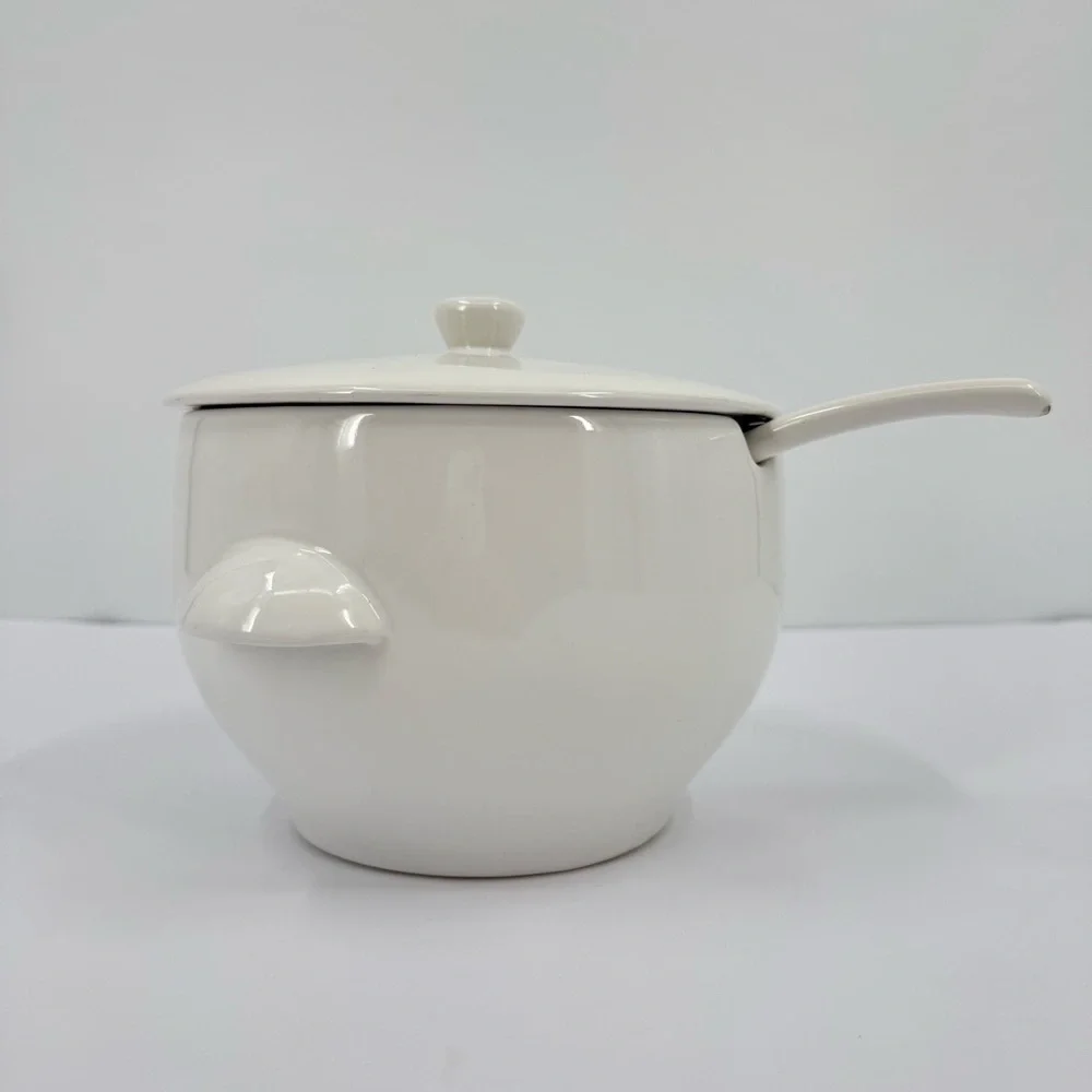 POTTERY BARN CHINA Great White Collection Rim Shape Soup Tureen, Lid, and Ladle